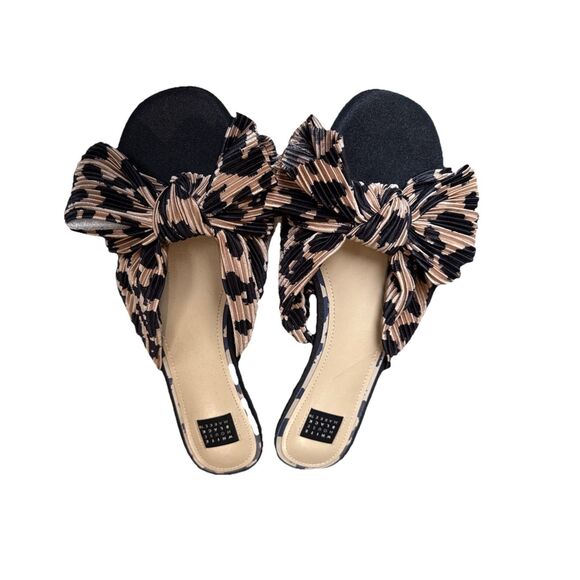 White House Black Market satin pleated bow leopard slide sandals. Size 9M - Picture 2 of 3